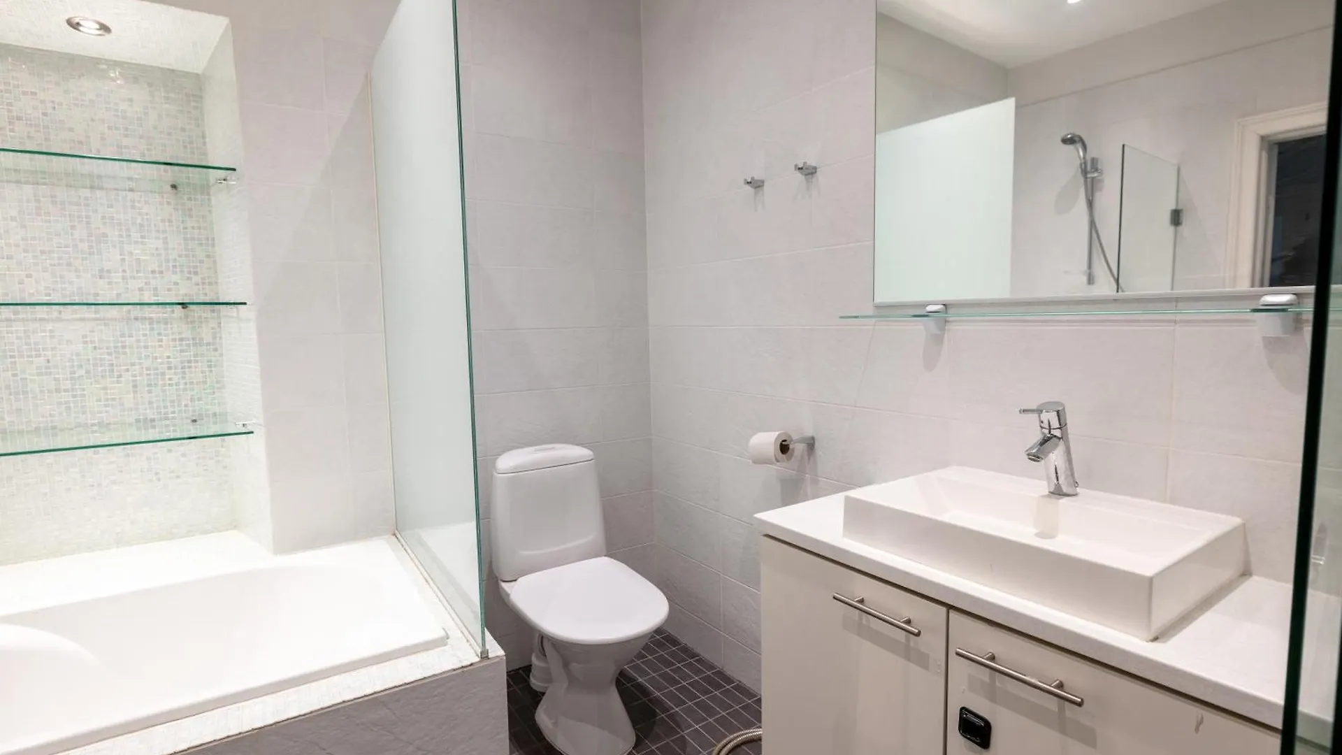 2Ndhomes Luxurious 127 M2 3Br Top Floor Apartment In Historically Valuable Building In Helsinki City Center