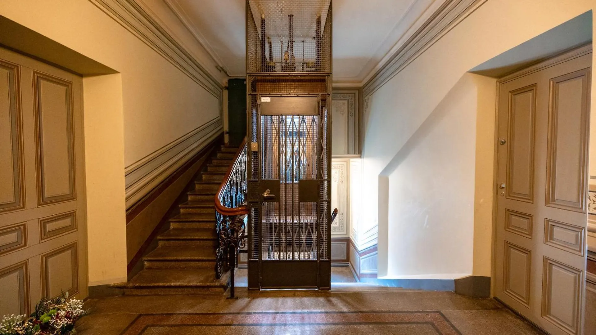 2Ndhomes Luxurious 127 M2 3Br Top Floor Apartment In Historically Valuable Building In Helsinki City Center