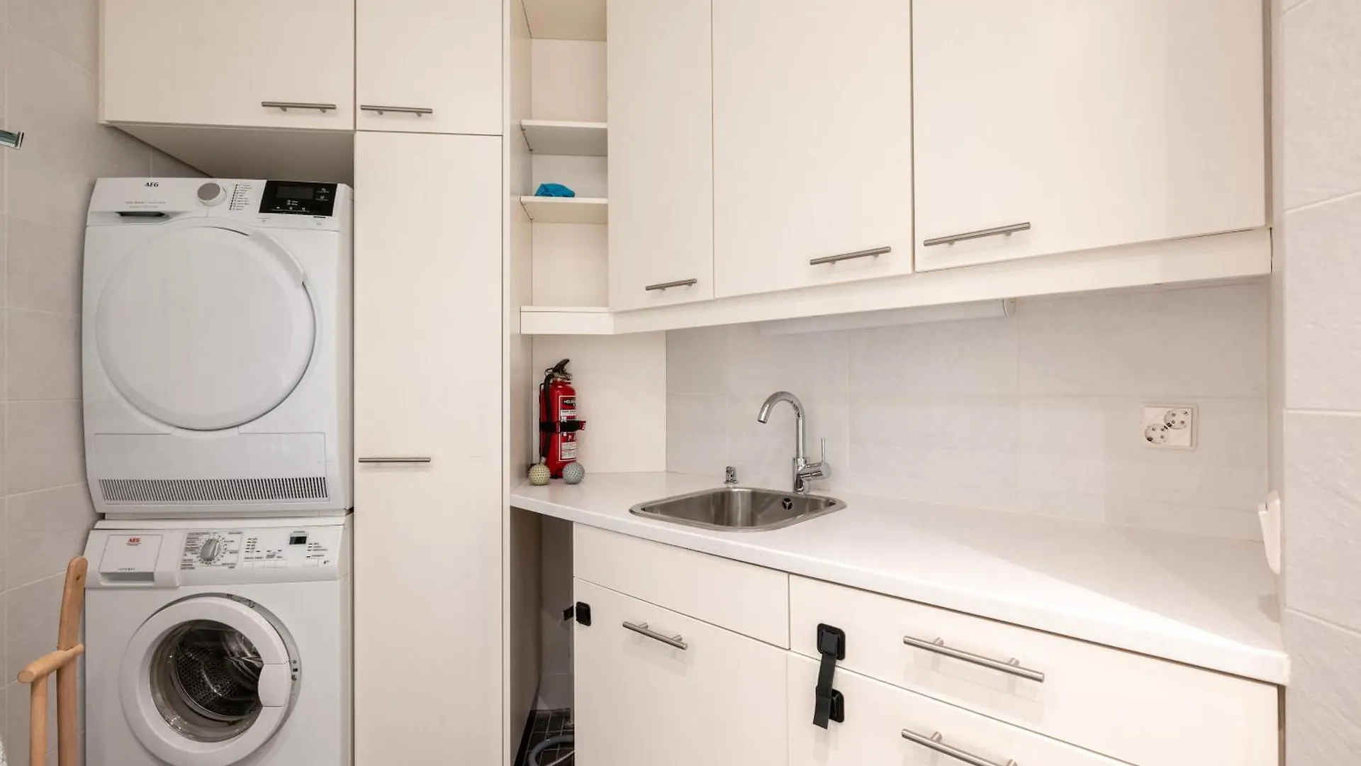 2Ndhomes Luxurious 127 M2 3Br Top Floor Apartment In Historically Valuable Building In Helsinki City Center Finland